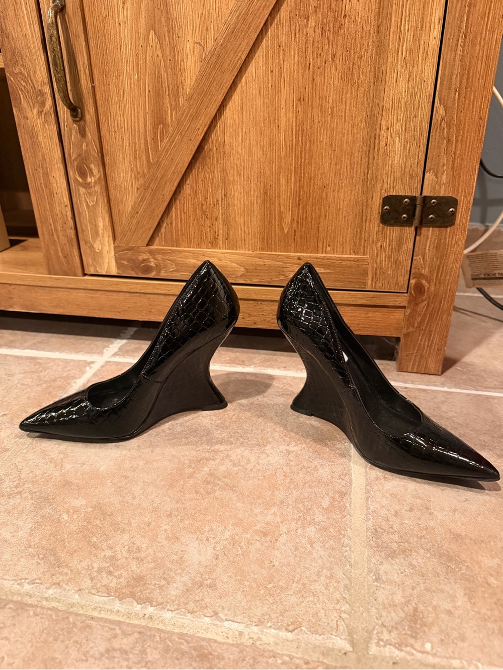 Steve Madden Black Croc-Embossed Pointed Wedge Pumps